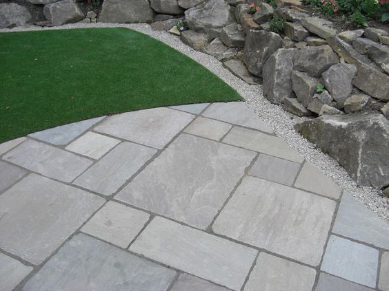 Tumbled Light Grey Indian Sandstone Natural 22mm Calibrated Patio Paving Slabs Pack 18.5m2 